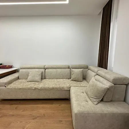 Azure Elegance Apartment *